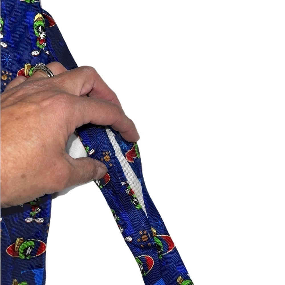 Vintage Classic Looney Tunes Silk Tie. Features Marvin The Martian - Picture 7 of 9